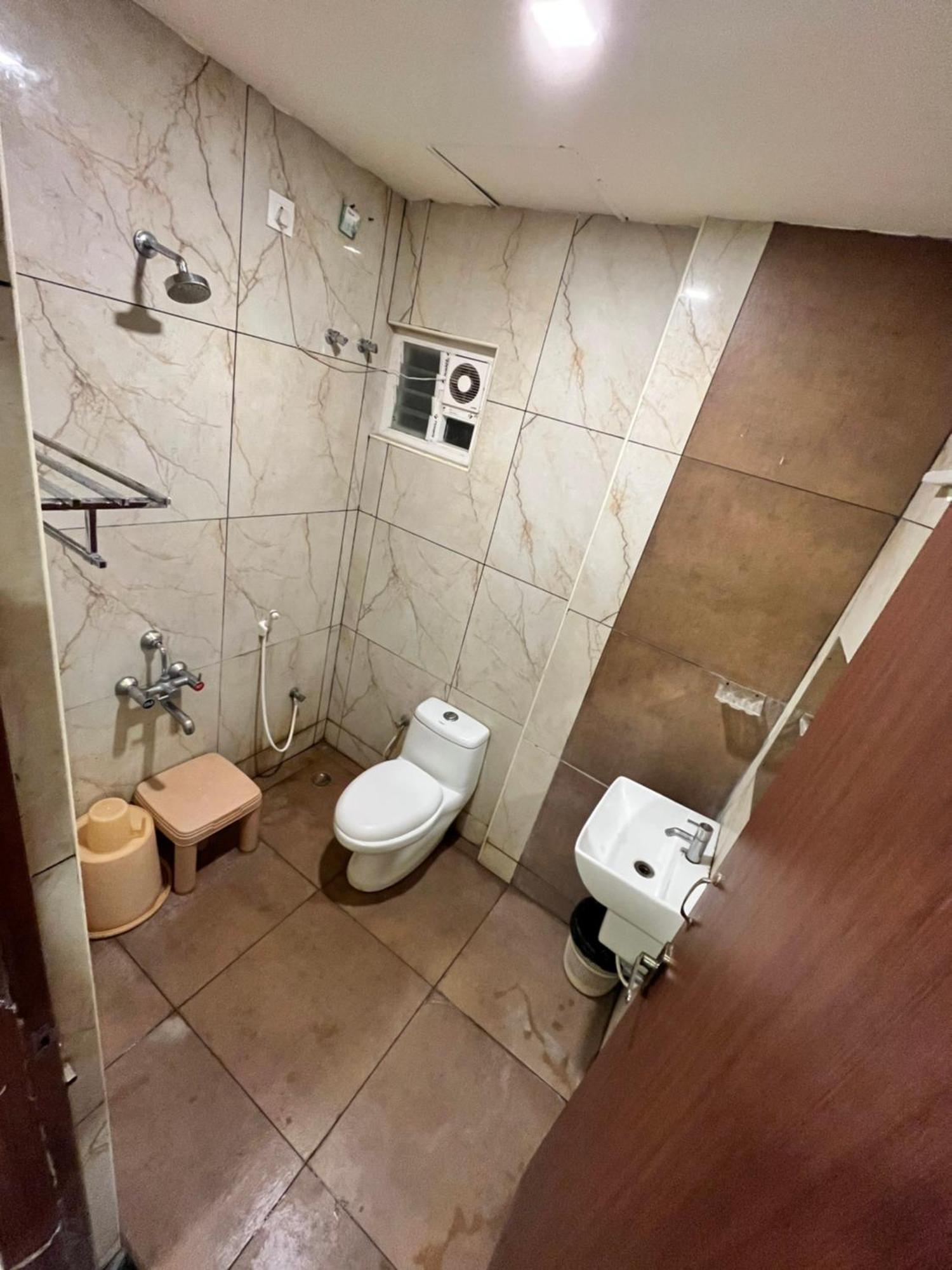 Velan Temple View Hotel Palni Luaran gambar